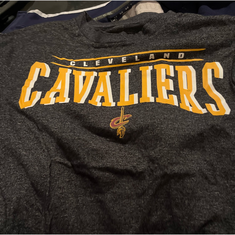 Cavalier NBA shirt Size small